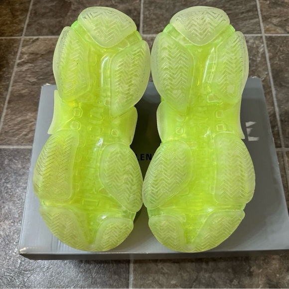 NIB Balenciaga White Triple S Clear Sole Sneakers Size US 7 EU 37 Women - Picture 9 of 11